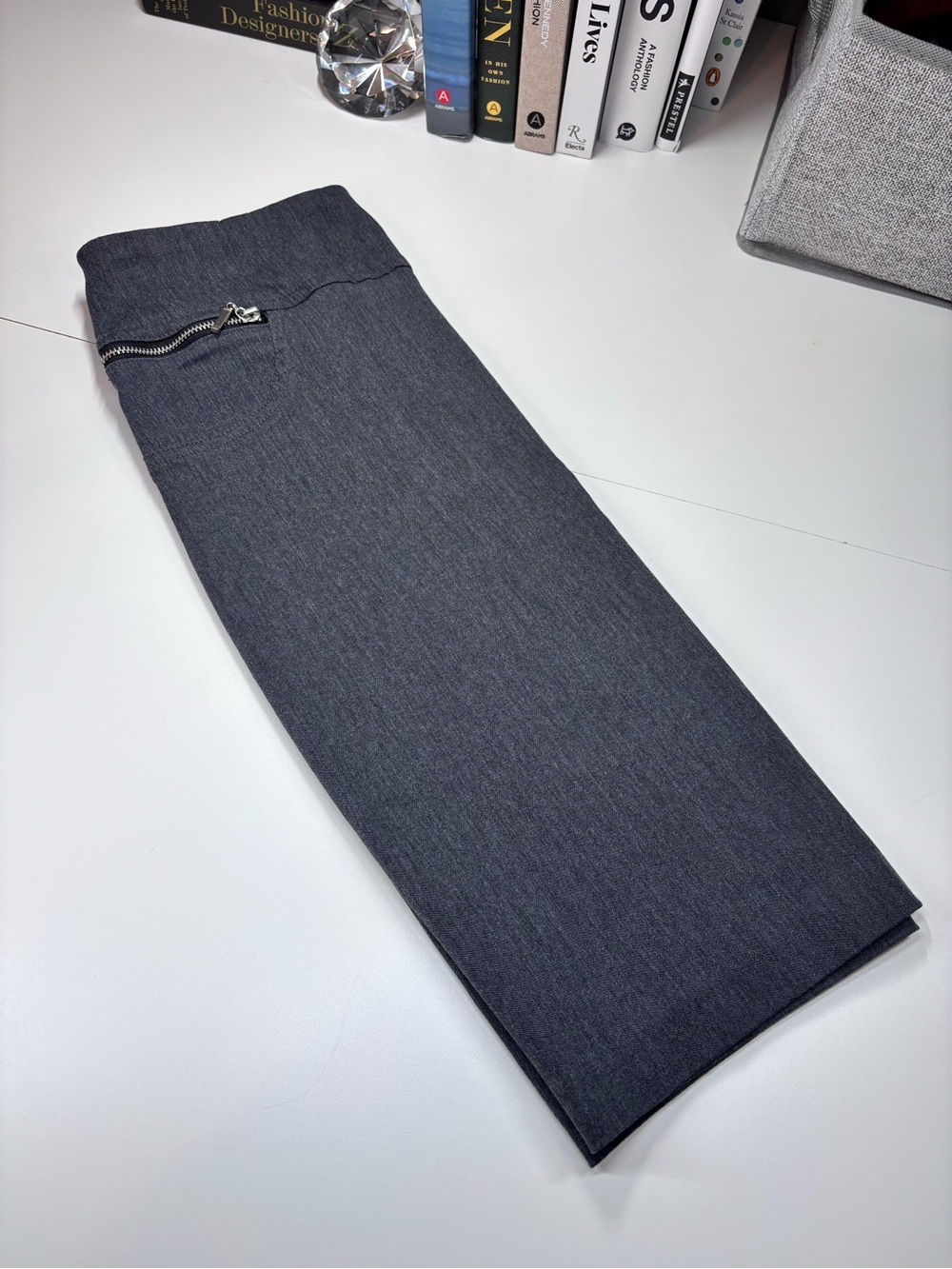 Joe B Tailored Classic Charcoal Gray Pencil Skirt with Silver Zip Accents SizeS - Picture 9 of 11